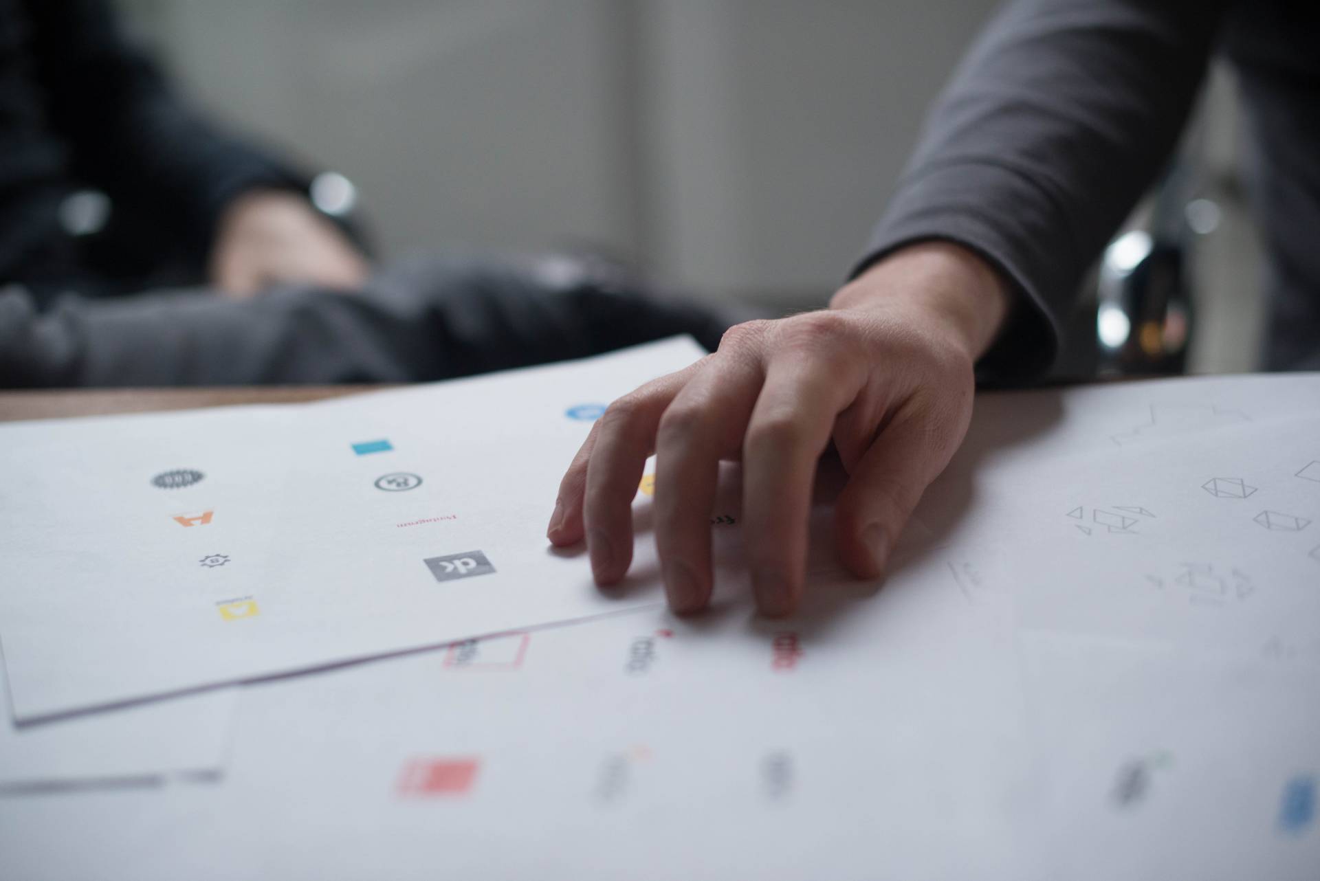 How to Make a Logo that Perfectly Matches your Brand