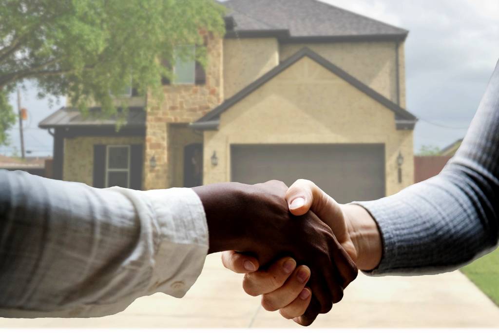 Carving out a career in real estate can be satisfying and rewarding. However, it can also be tough! Here are some tips for getting started.